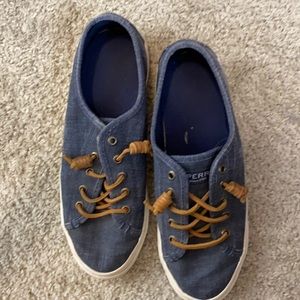Sperry size 7